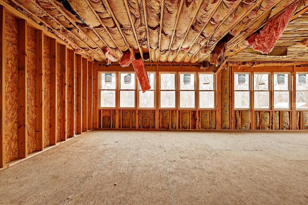 2328 Dean Lake Avenue NE Grand Rapids City MI 49505