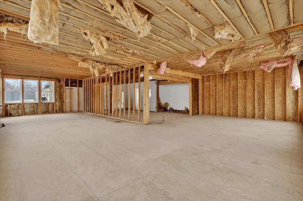 2328 Dean Lake Avenue NE Grand Rapids City MI 49505