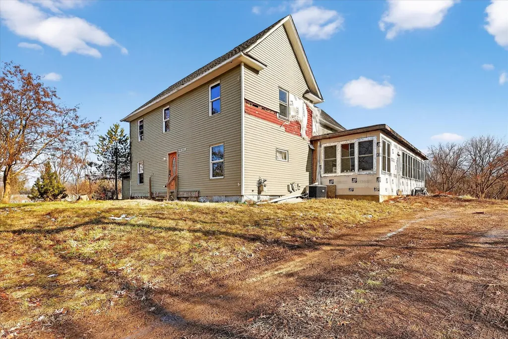 2328 Dean Lake Avenue NE Grand Rapids City MI 49505