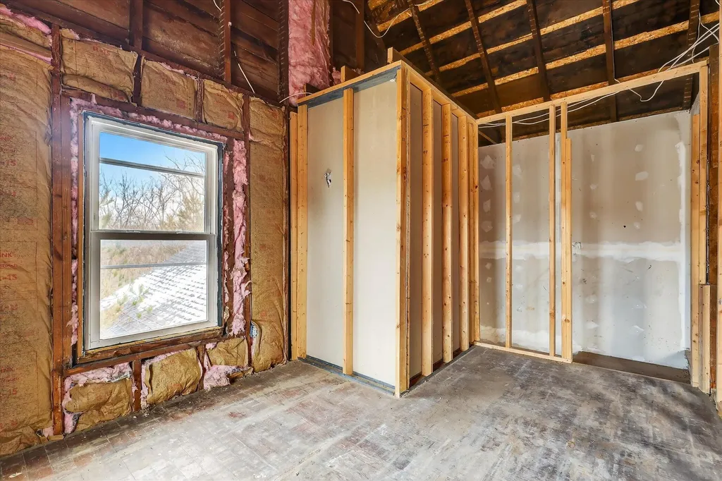 2328 Dean Lake Avenue NE Grand Rapids City MI 49505