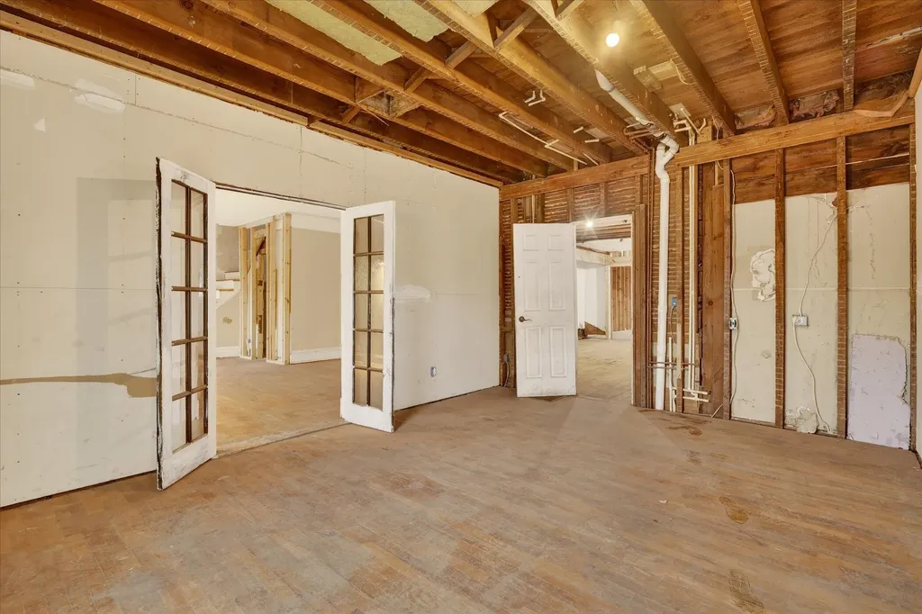 2328 Dean Lake Avenue NE Grand Rapids City MI 49505