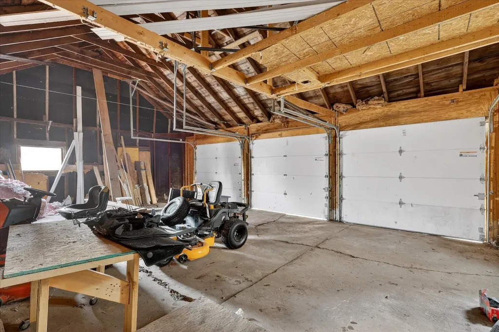2328 Dean Lake Avenue NE Grand Rapids City MI 49505