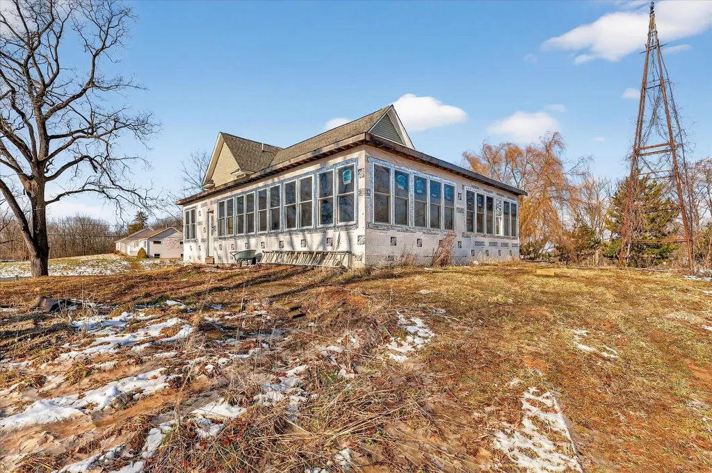 2328 Dean Lake Avenue NE Grand Rapids City MI 49505