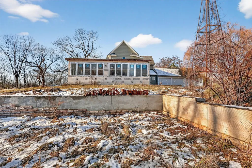 2328 Dean Lake Avenue NE Grand Rapids City MI 49505