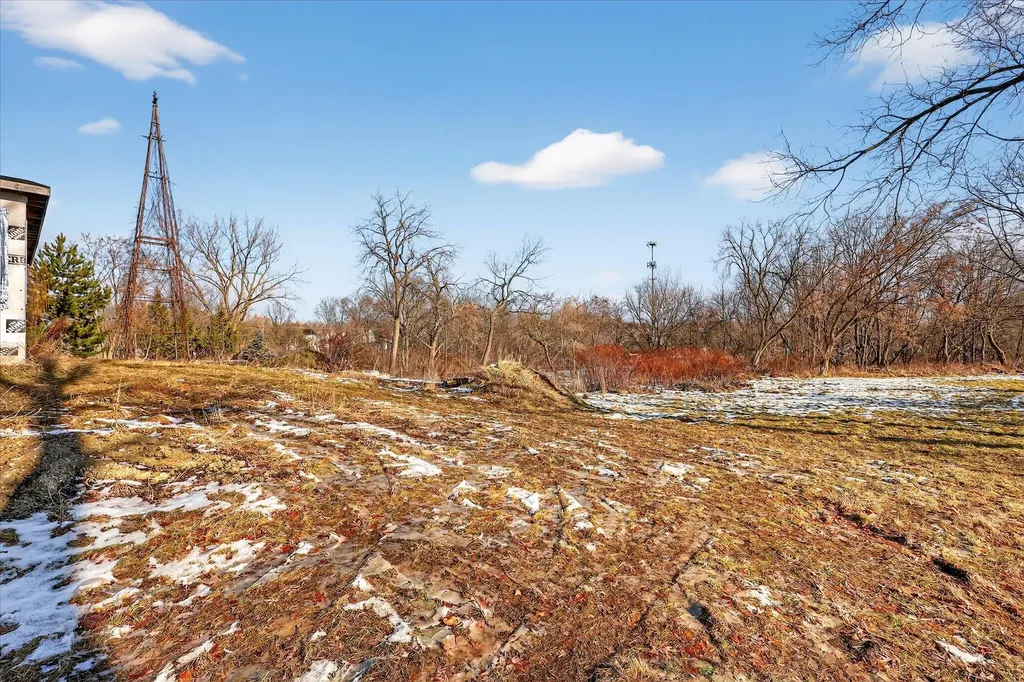 2328 Dean Lake Avenue NE Grand Rapids City MI 49505