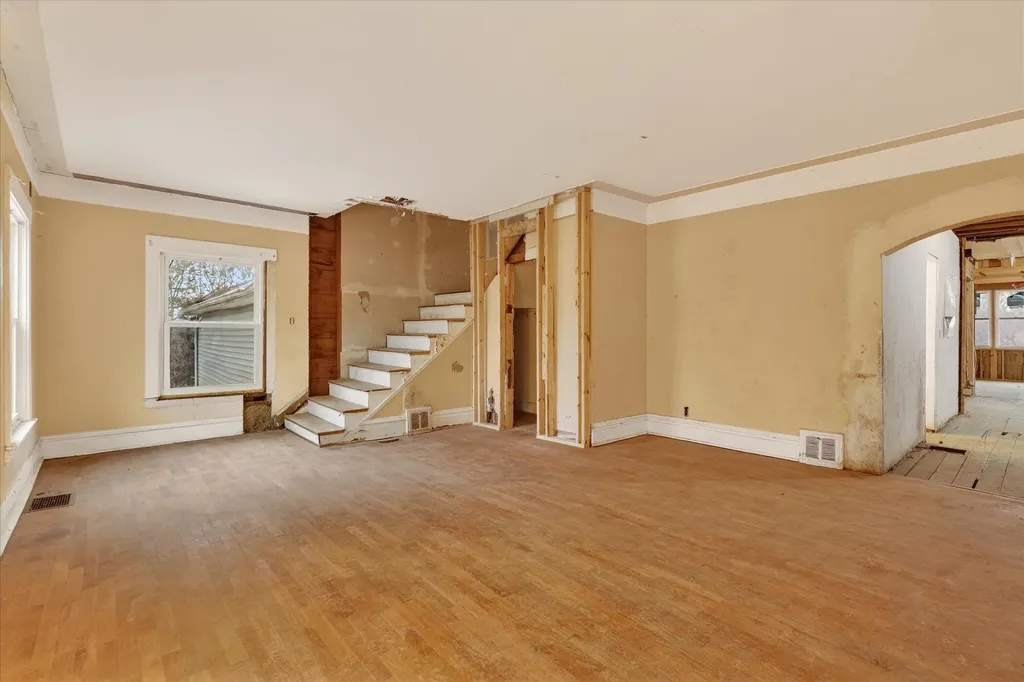 2328 Dean Lake Avenue NE Grand Rapids City MI 49505