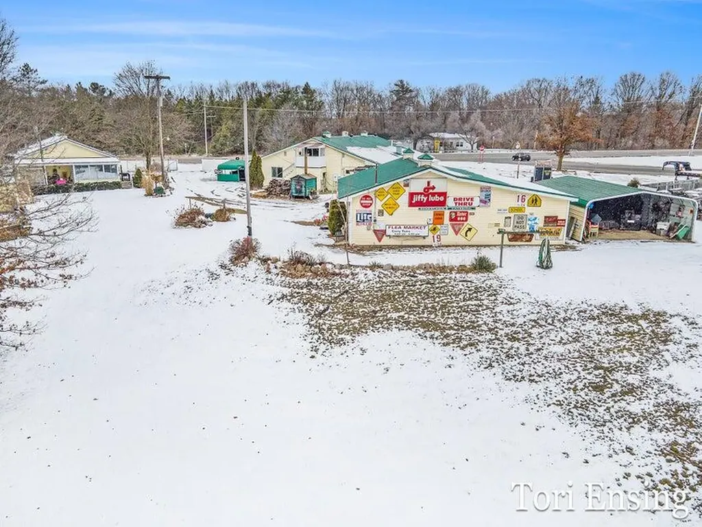 25/29 S Greenville Road Montcalm Township MI 48838