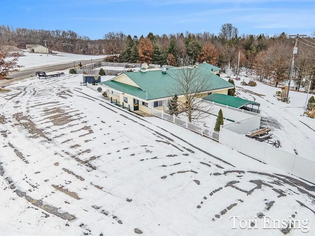 25/29 S Greenville Road Montcalm Township MI 48838