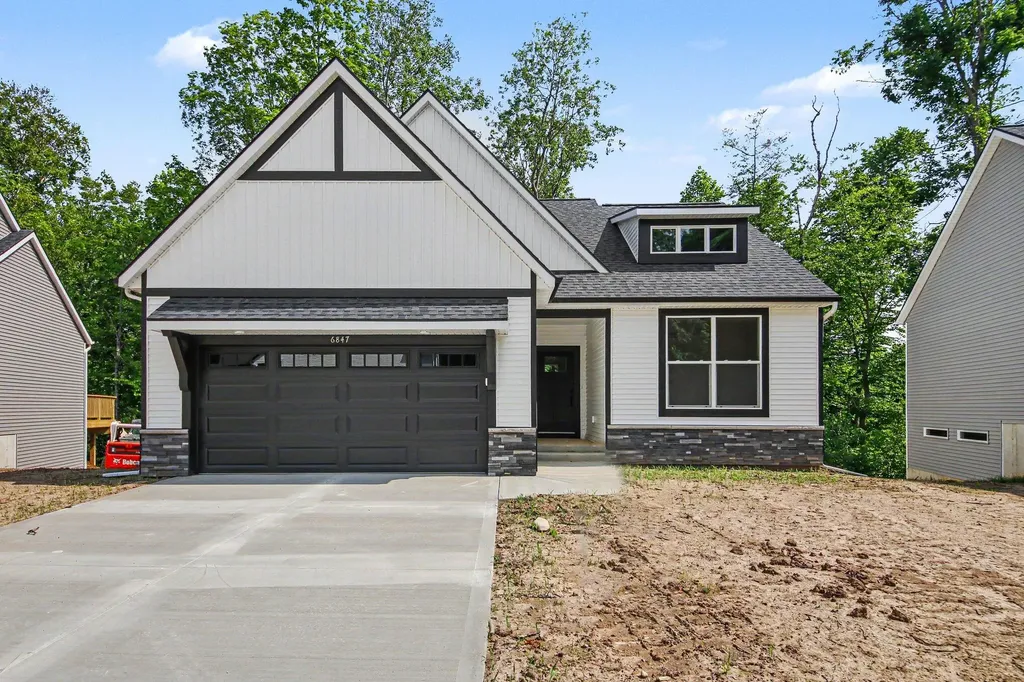 6847 Loggers Ridge Run SE Caledonia Township MI 49316