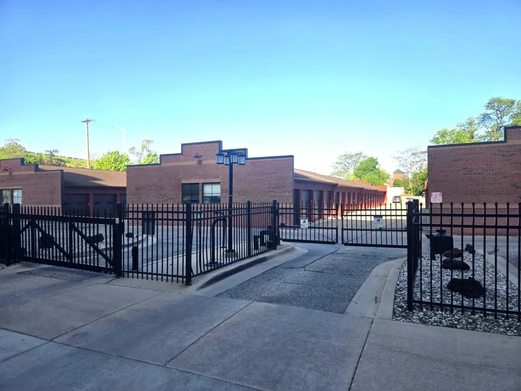600 Broadway Avenue NW Grand Rapids City MI 49504