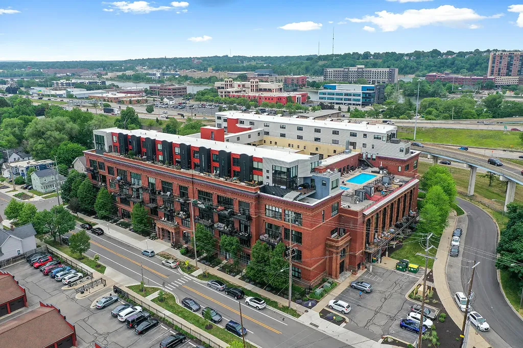 600 Broadway Avenue NW Grand Rapids City MI 49504