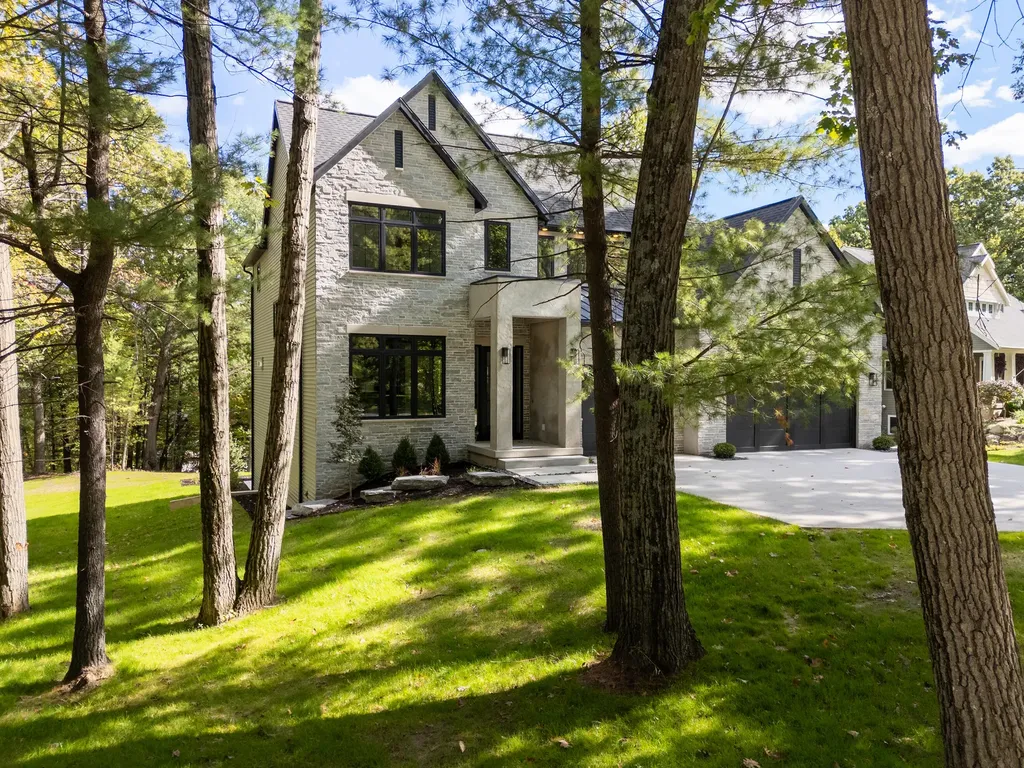 3750 Charlevoix Drive SE Cascade Charter Township MI 49546