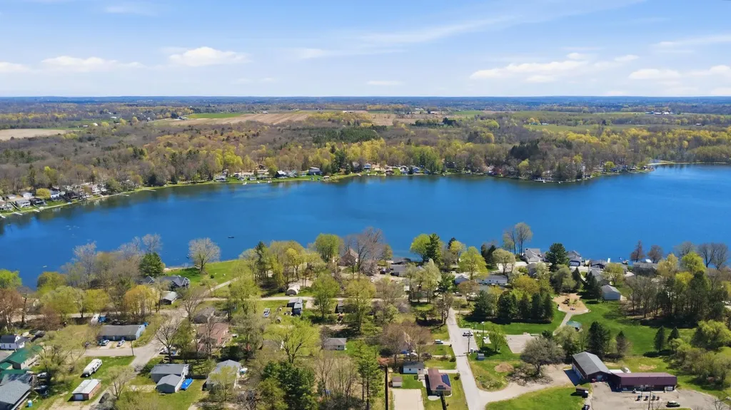 11816 Maywood Drive NE Algoma Township MI 49345