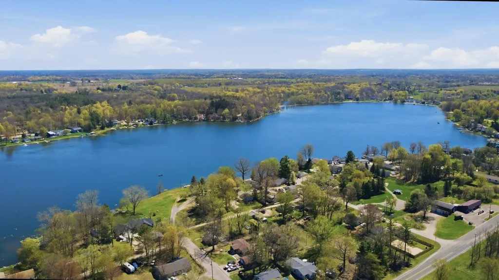 11816 Maywood Drive NE Algoma Township MI 49345