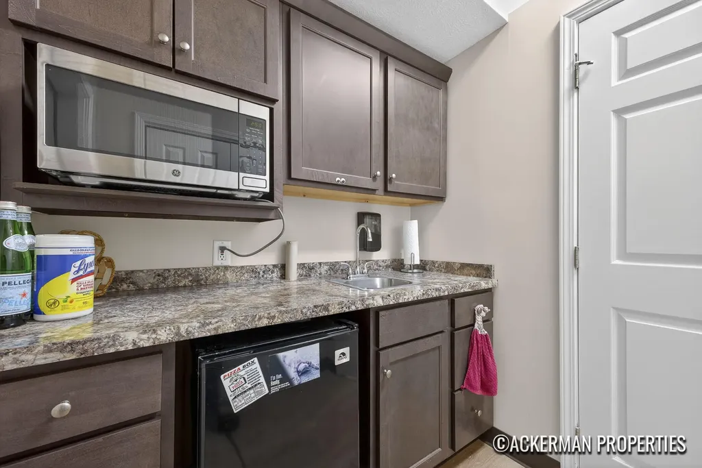 450 Meadow Run Drive Hastings Charter Township MI 49058