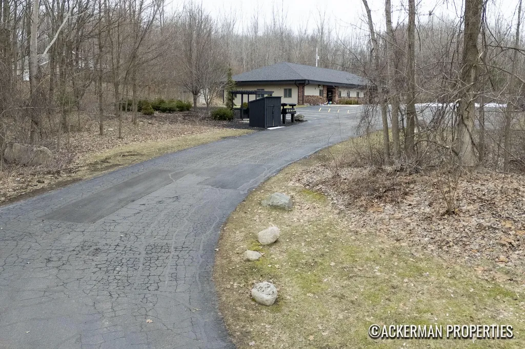450 Meadow Run Drive Hastings Charter Township MI 49058