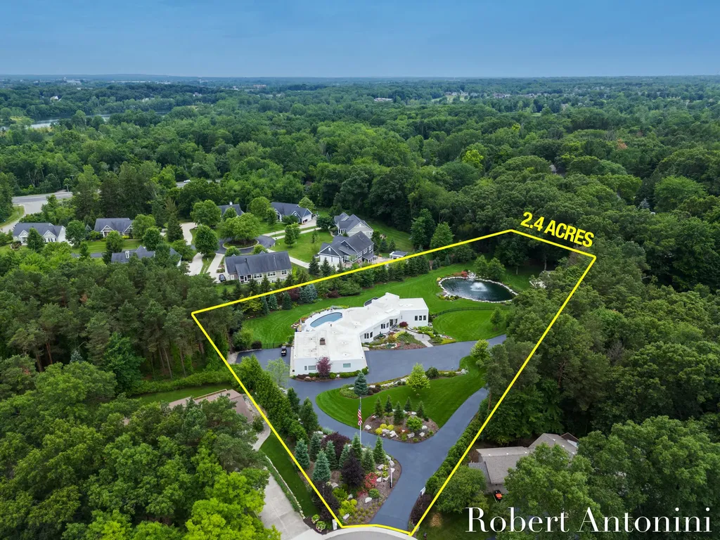 1835 Linson Court SE Cascade Charter Township MI 49546