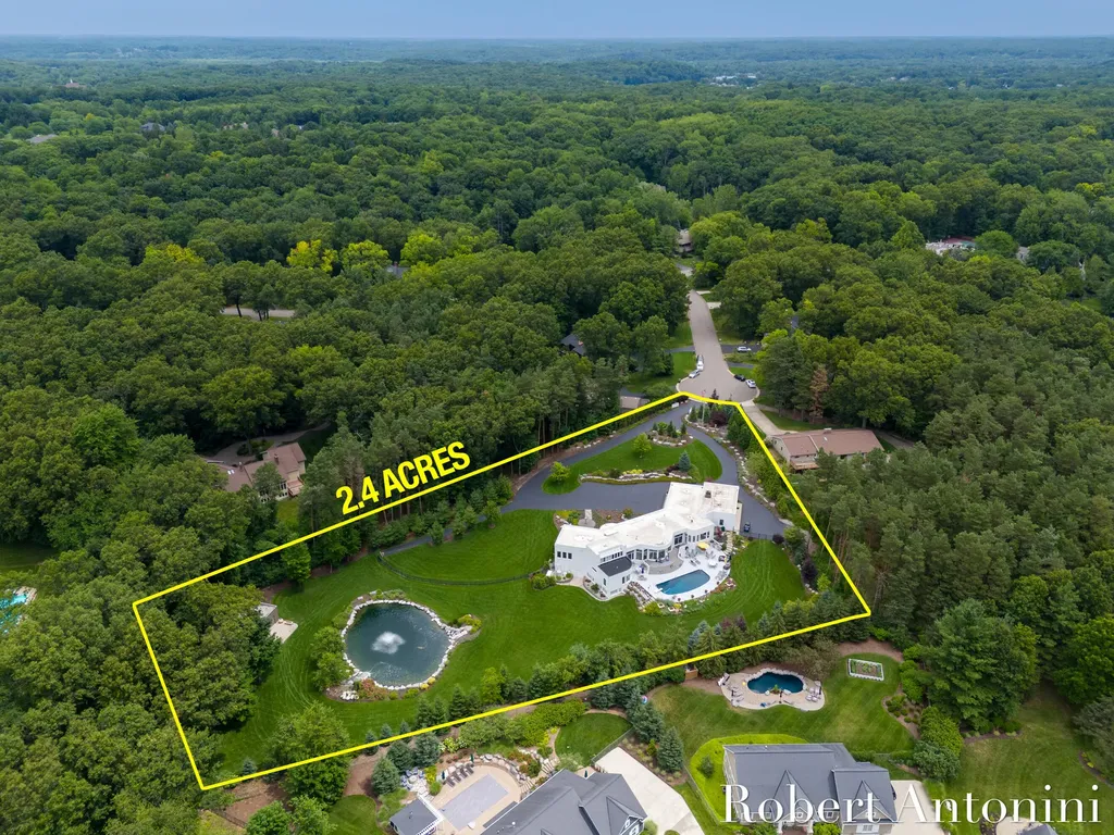 1835 Linson Court SE Cascade Charter Township MI 49546