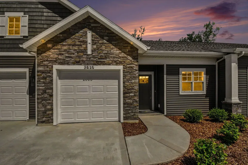 2835 W Cobblestone Court SE Kentwood City MI 49512
