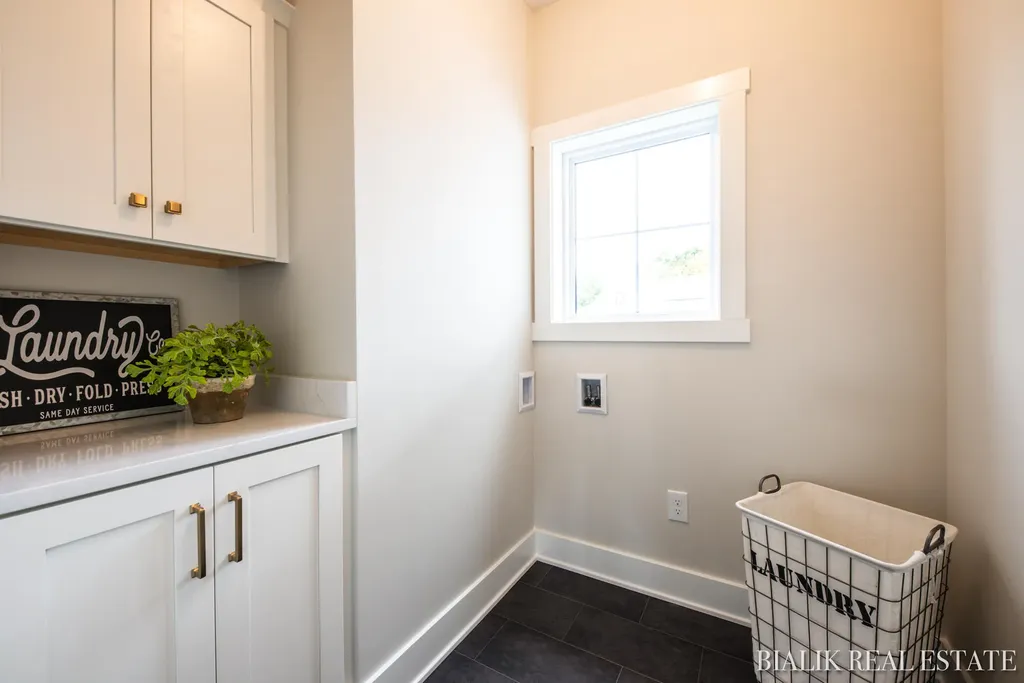 594 Sun Vale Lane Georgetown Charter Township MI 49418