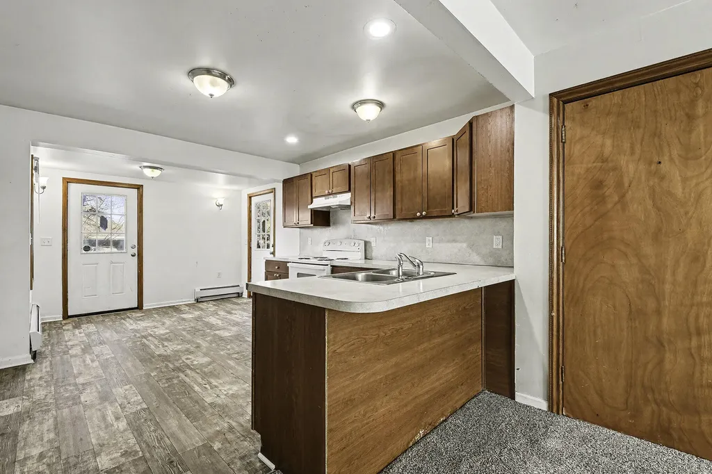 3201 Marshall Avenue SE Grand Rapids City MI 49508