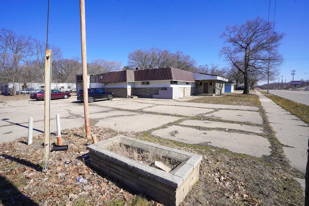 604 E Sherman Boulevard Muskegon Heights City MI 49444