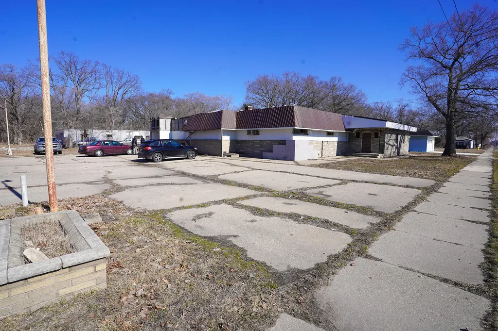 604 E Sherman Boulevard Muskegon Heights City MI 49444