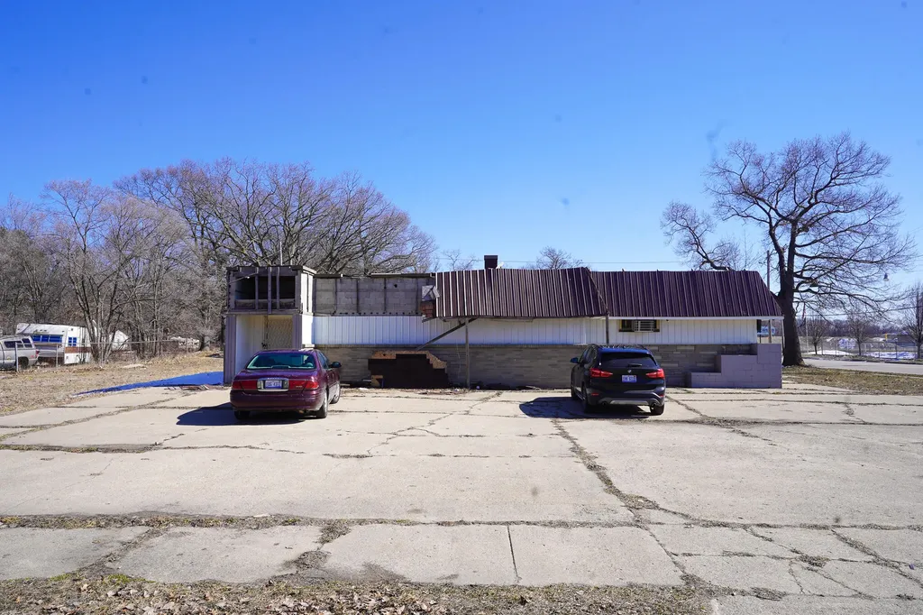 604 E Sherman Boulevard Muskegon Heights City MI 49444