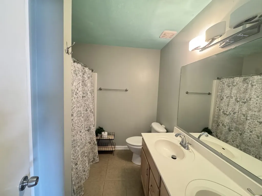 4495 Brookmeadow Drive SE Kentwood City MI 49512