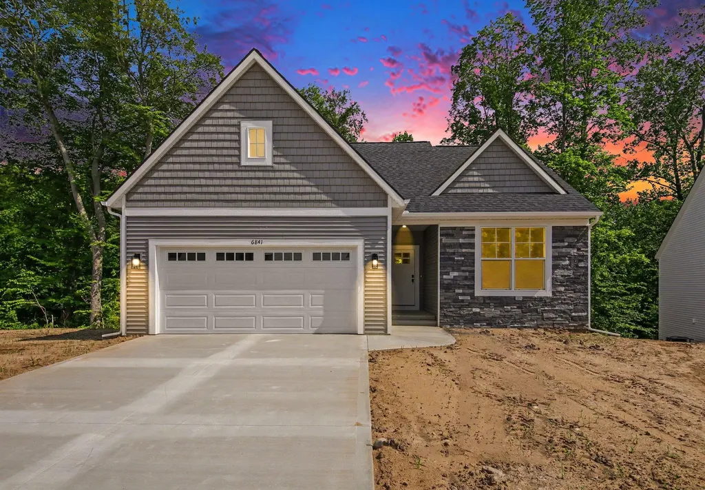 6841 Loggers Ridge Run SE Caledonia Township MI 49316