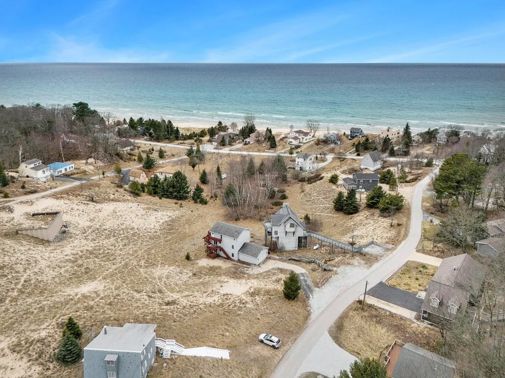 9415 Erie Benona Township MI 49455