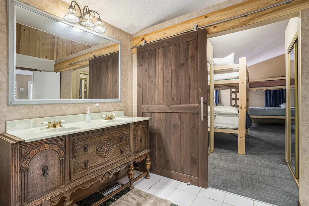 9415 Erie Benona Township MI 49455