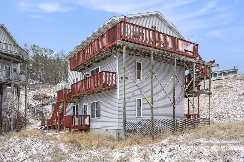 9415 Erie Benona Township MI 49455