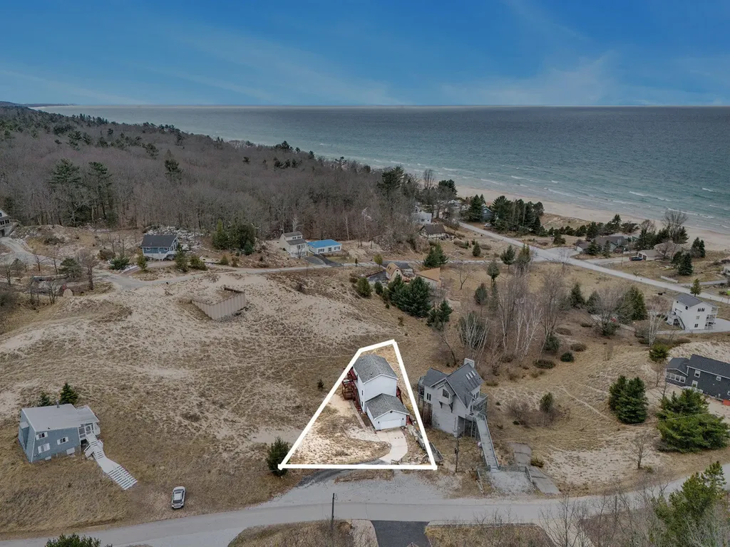 9415 Erie Benona Township MI 49455