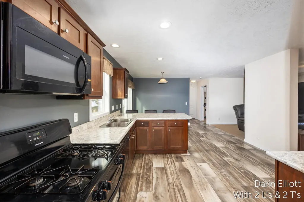 7204 E Grand River Avenue Portland Township MI 48875