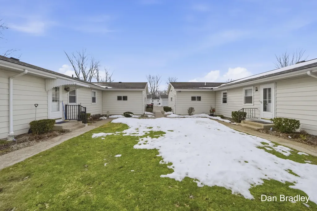 777 Andover Street SE Kentwood City MI 49548