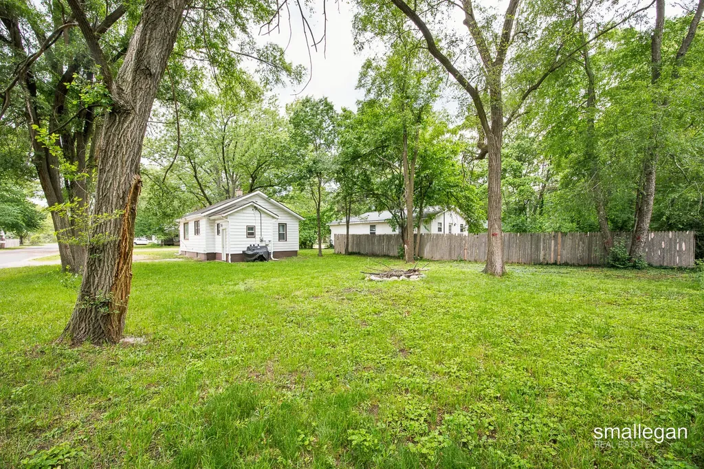 1584 Carlton Street Muskegon Charter Township MI 49442