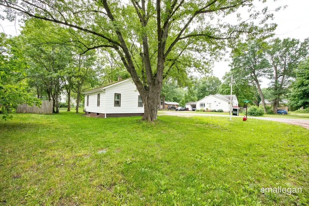 1584 Carlton Street Muskegon Charter Township MI 49442