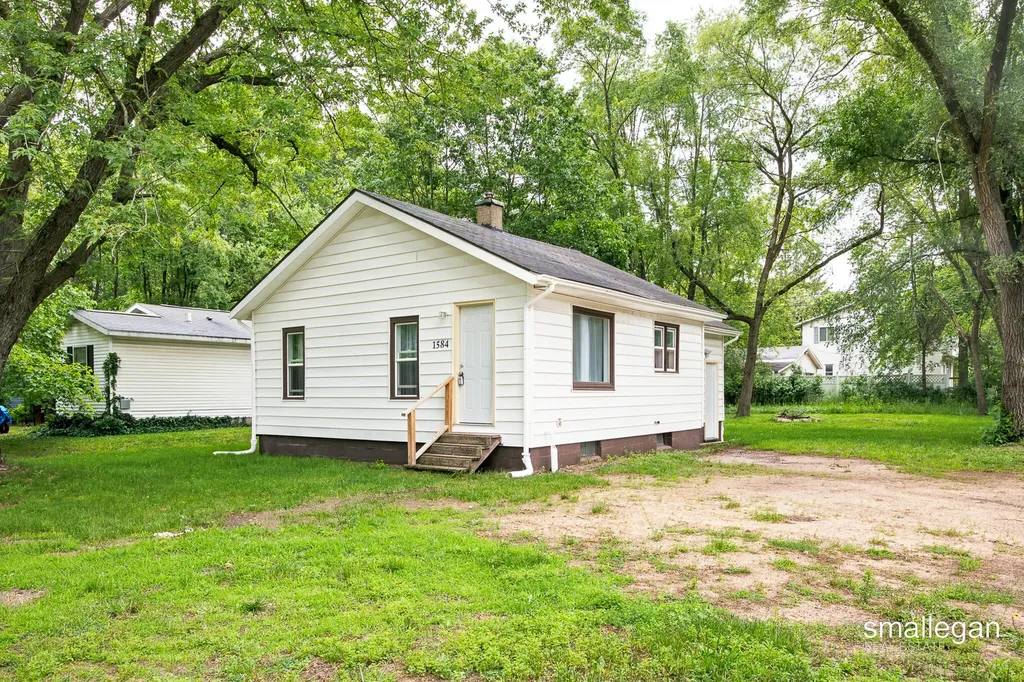 1584 Carlton Street Muskegon Charter Township MI 49442