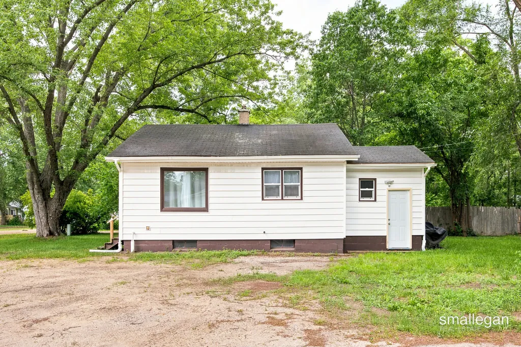 1584 Carlton Street Muskegon Charter Township MI 49442