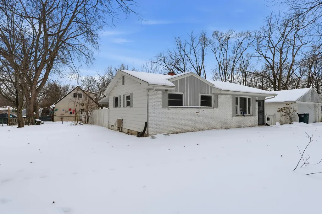3924 Wedgewood Drive Lansing City MI 48911