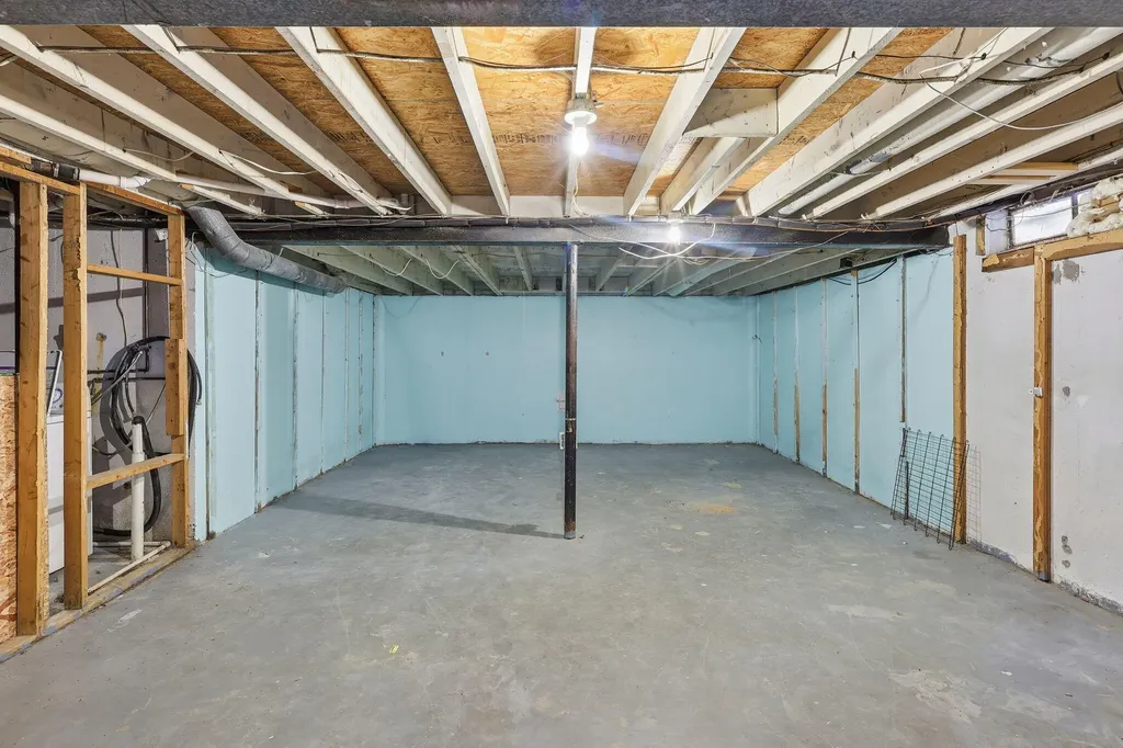 3924 Wedgewood Drive Lansing City MI 48911