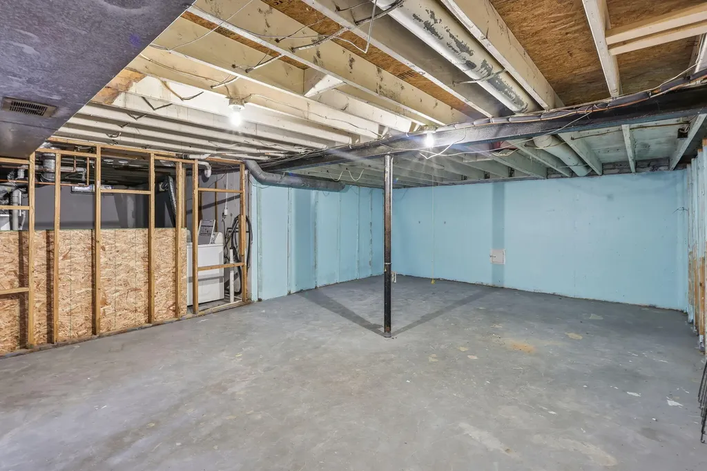 3924 Wedgewood Drive Lansing City MI 48911