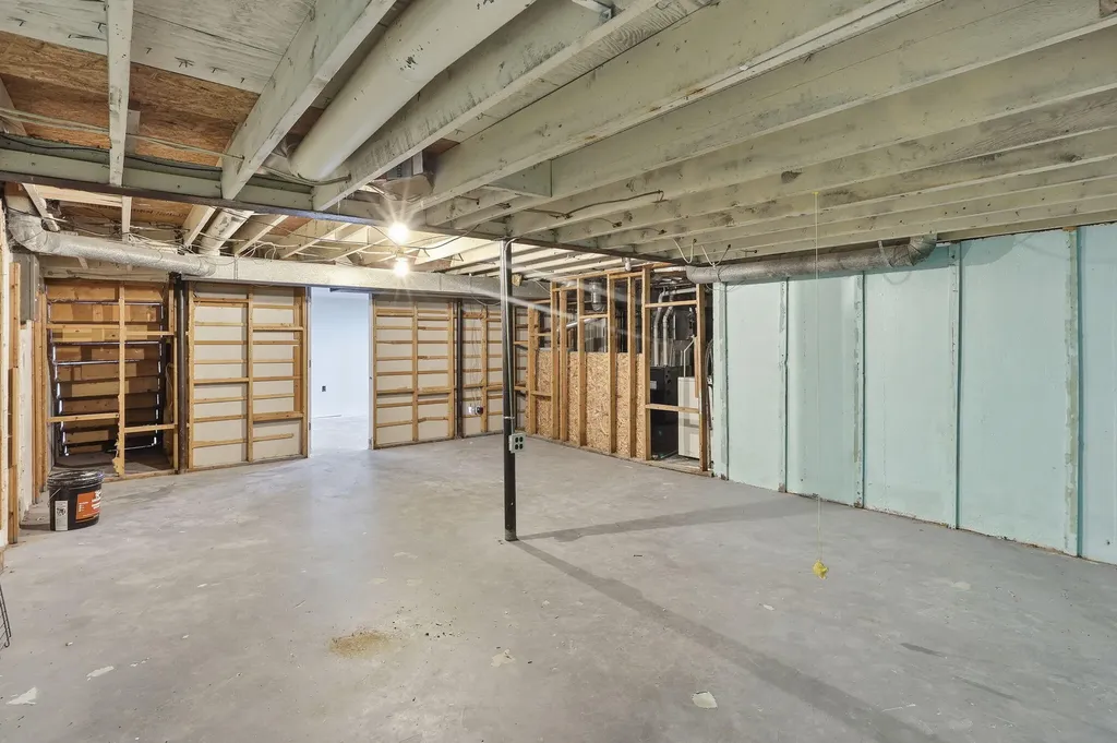3924 Wedgewood Drive Lansing City MI 48911