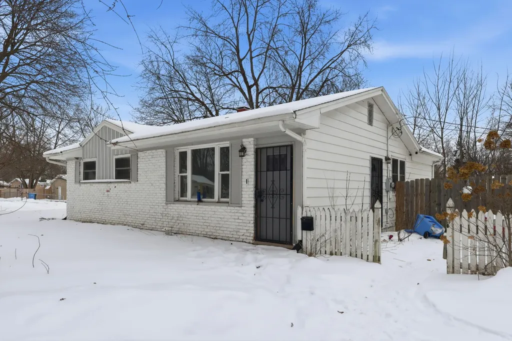 3924 Wedgewood Drive Lansing City MI 48911