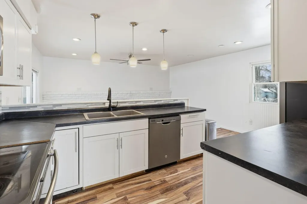 3924 Wedgewood Drive Lansing City MI 48911