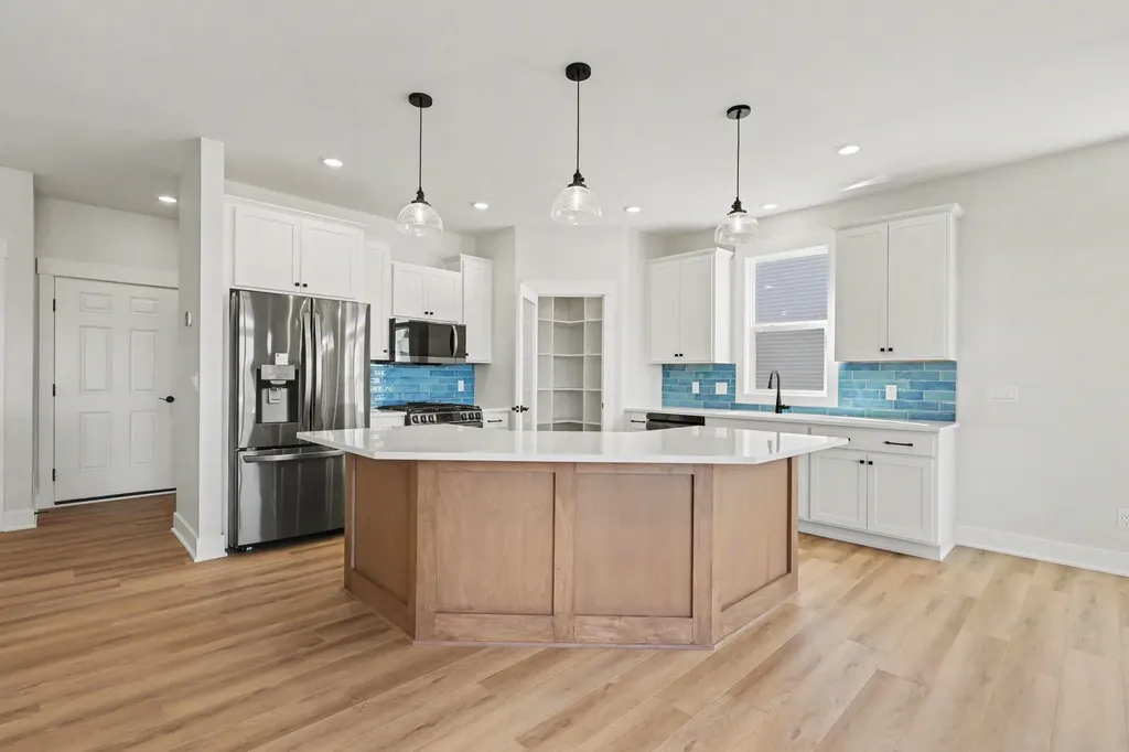 5553 Canal Avenue SW Wyoming City MI 49418