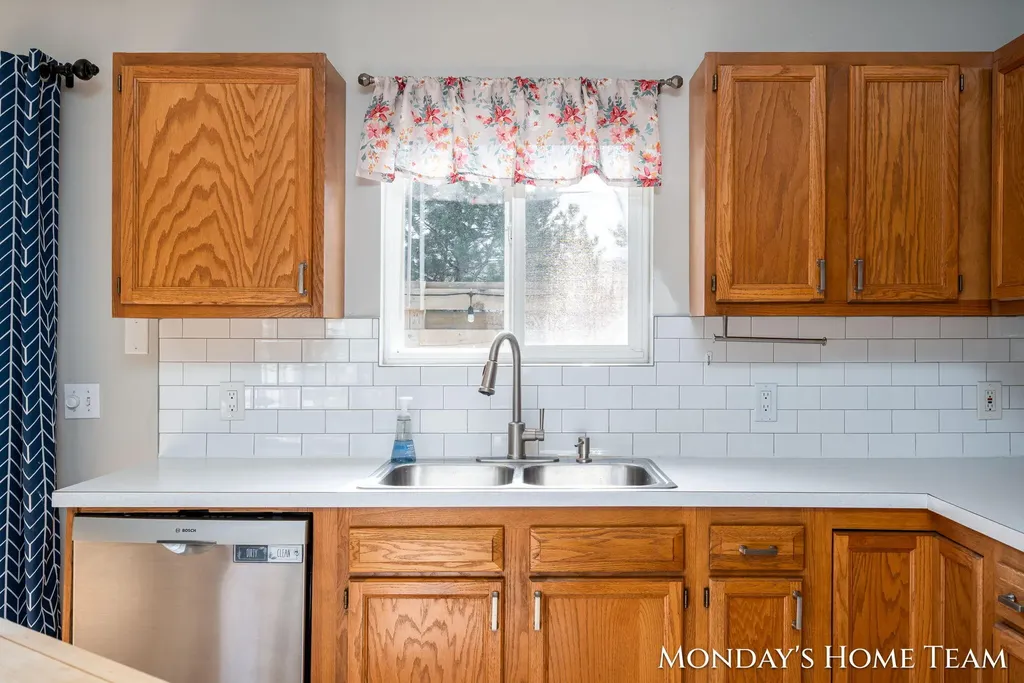 3334 Hazelnut Drive NW Grand Rapids City MI 49504