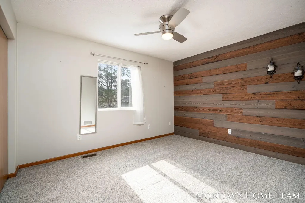 3334 Hazelnut Drive NW Grand Rapids City MI 49504