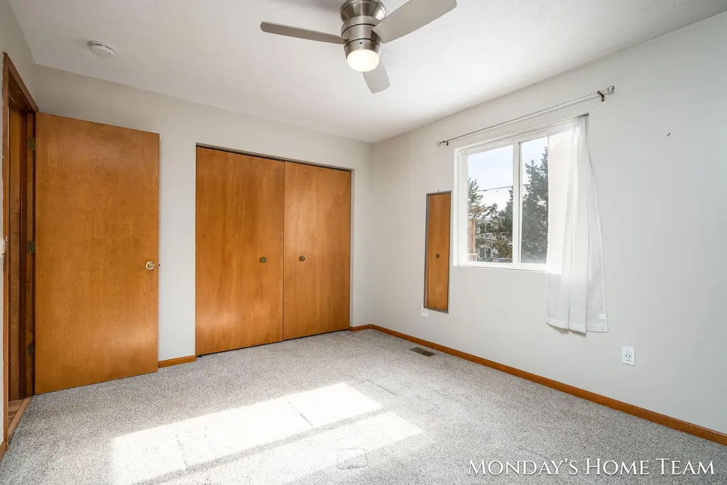 3334 Hazelnut Drive NW Grand Rapids City MI 49504